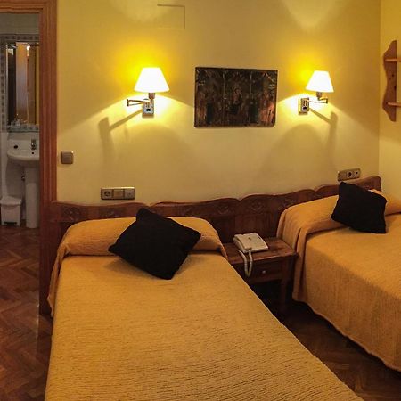 Hotel A Nieu Jaca Zewnętrze zdjęcie