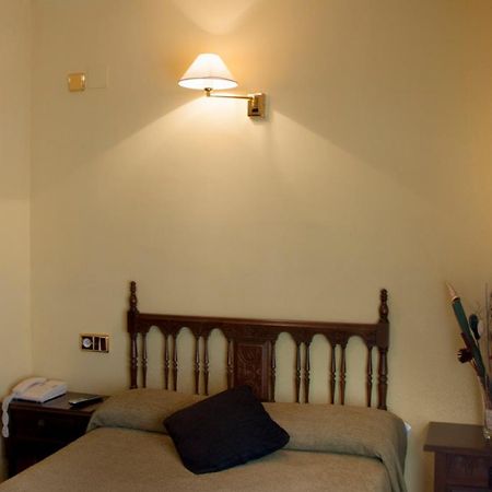 Hotel A Nieu Jaca Zewnętrze zdjęcie