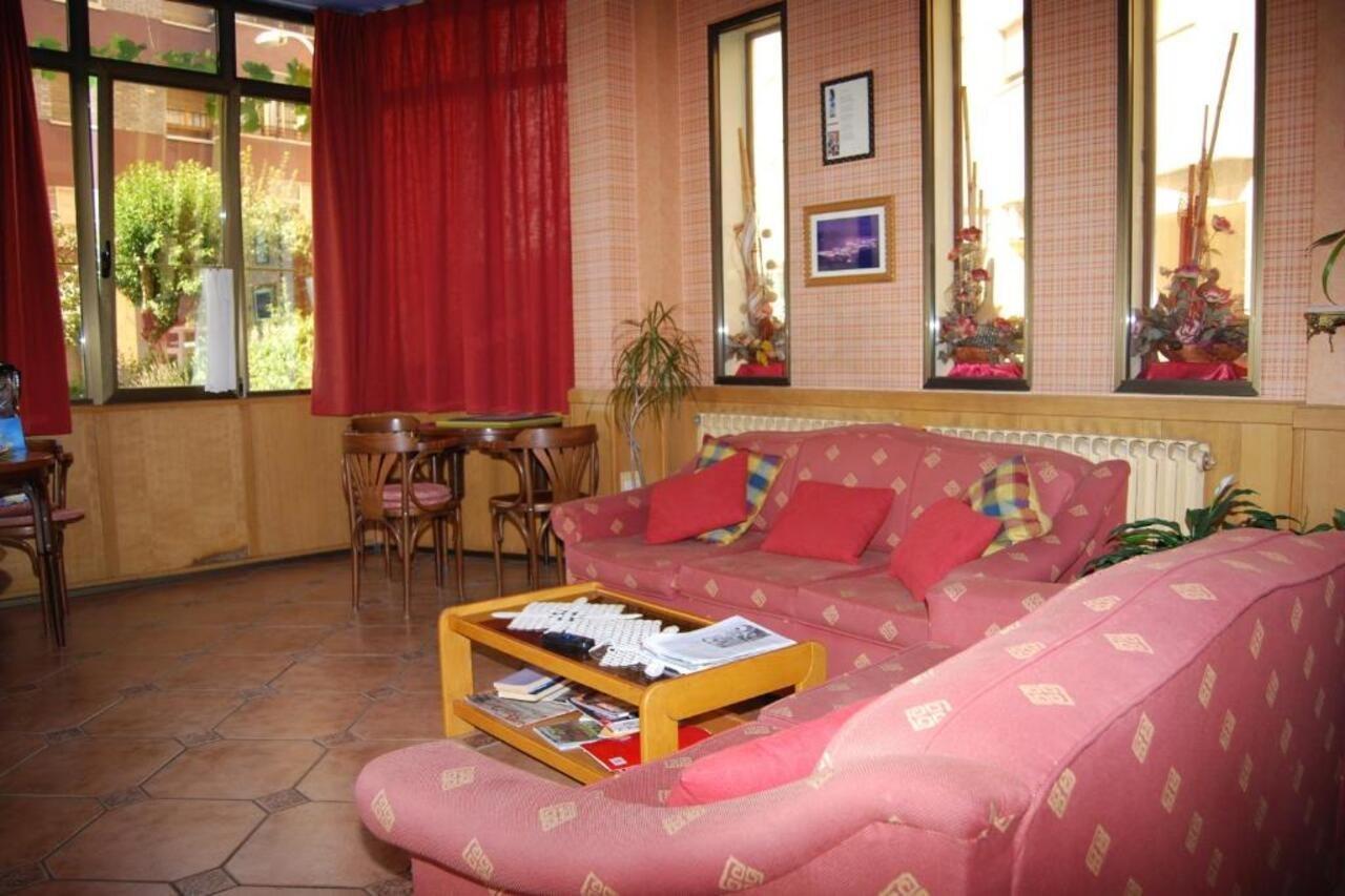 Hotel A Nieu Jaca Zewnętrze zdjęcie