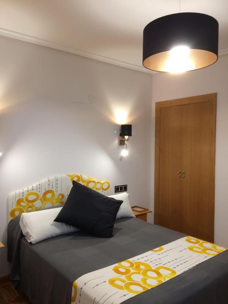 Hotel A Nieu Jaca Zewnętrze zdjęcie