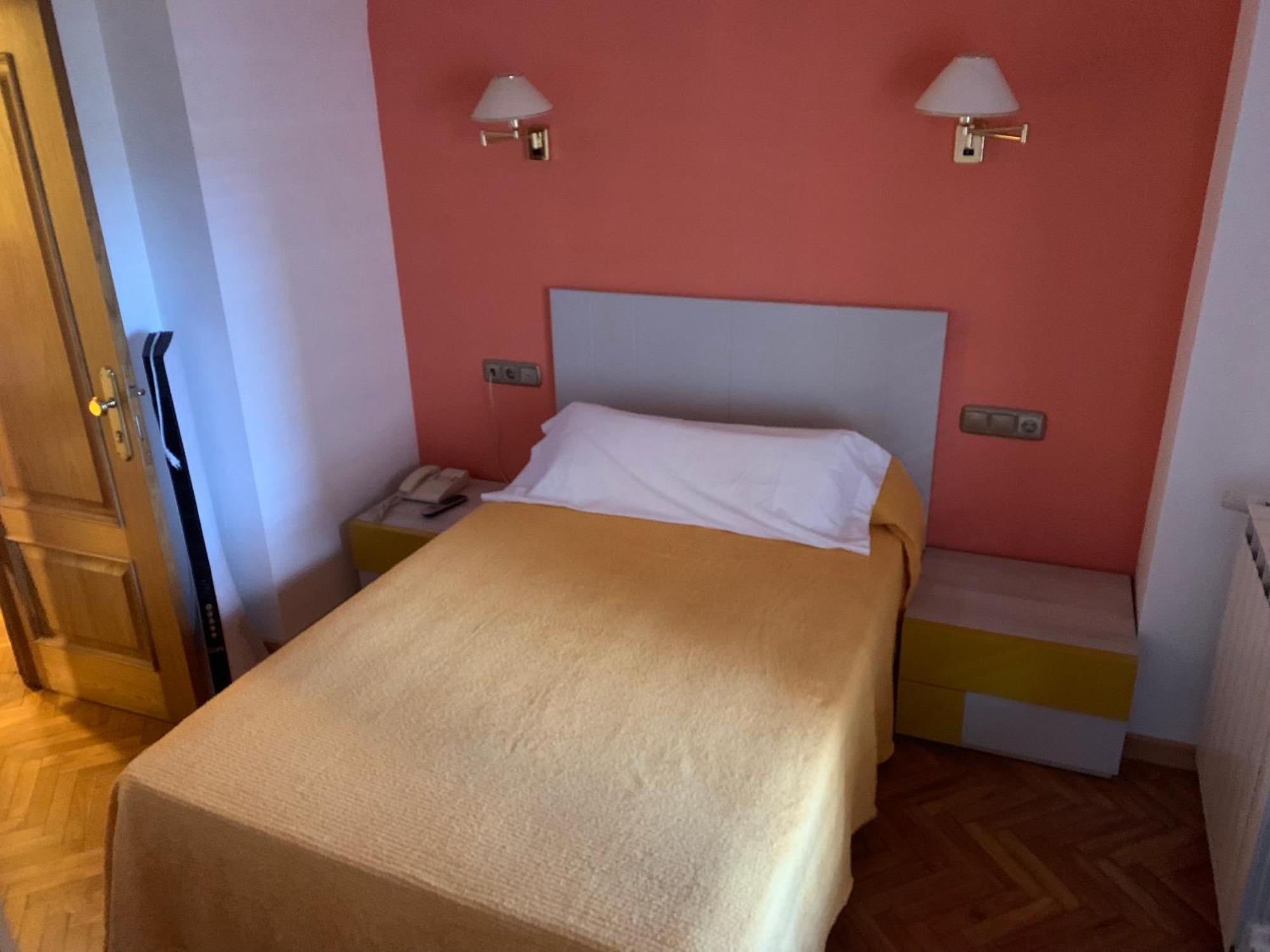 Hotel A Nieu Jaca Zewnętrze zdjęcie