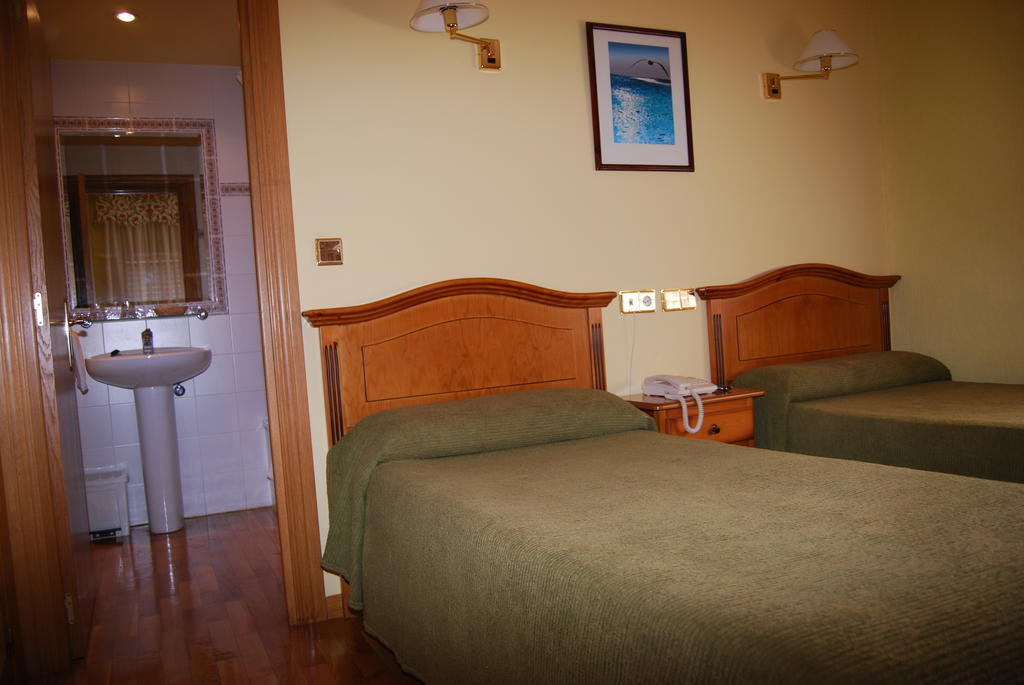 Hotel A Nieu Jaca Zewnętrze zdjęcie