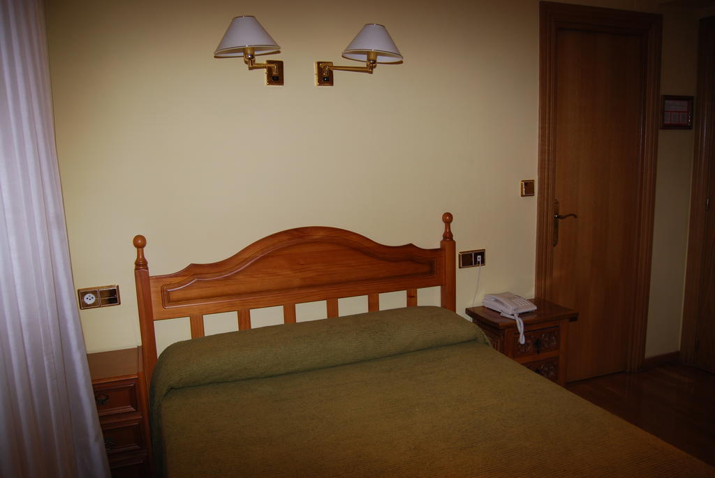 Hotel A Nieu Jaca Zewnętrze zdjęcie