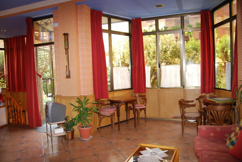Hotel A Nieu Jaca Zewnętrze zdjęcie