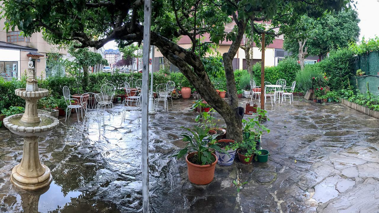 Hotel A Nieu Jaca Zewnętrze zdjęcie