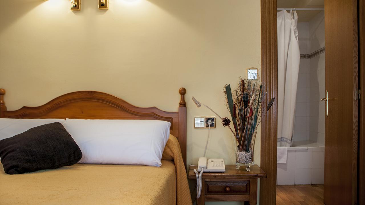 Hotel A Nieu Jaca Zewnętrze zdjęcie